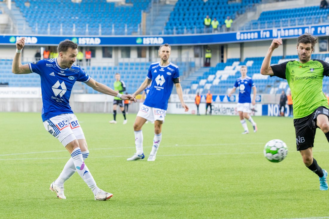 Martin Linnes avsluttet en flott opprulling med å sette inn Moldes fjerde scoring. Foto: Svein Ove Ekornesvåg / NTB