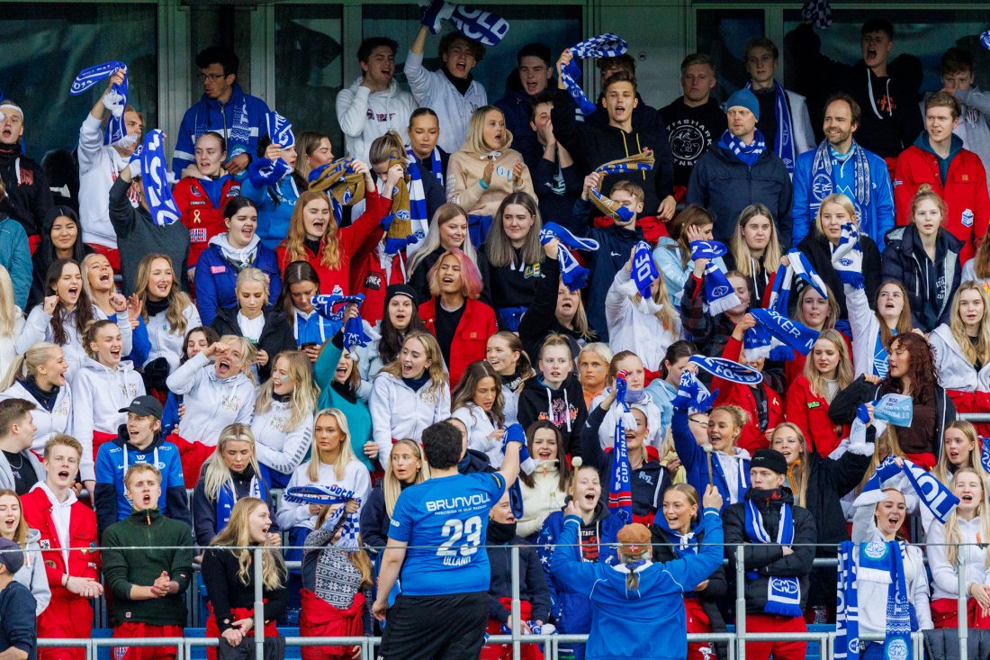 Tornekrattet fikk hjelp av russen under kampen mot Odd. Foto: Svein Ove Ekornesvåg / NTB