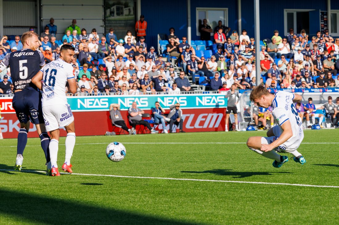 Eirik Haugan kastet seg fram og headet inn reduseringen etter corner. Foto: Svein Ove Ekornesvåg / NTB