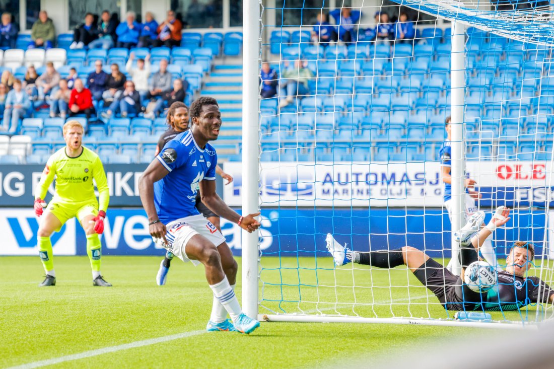 David Fofana fikk en enkel jobb med å sette inn 3-1 etter godt forarbeid av Zekhnini. Foto: Svein Ove Ekornesvåg / NTB