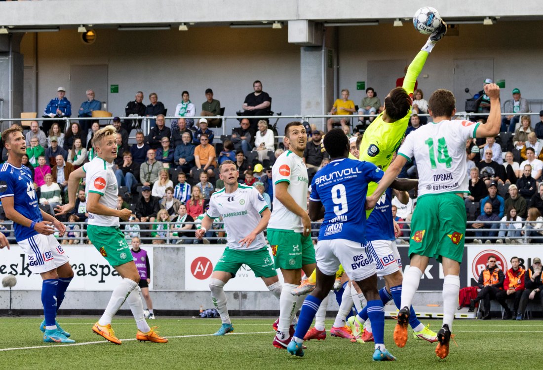 HamKams målvakt Nicholas Hagen hadde flere gode redninger. Foto: Geir Olsen / NTB