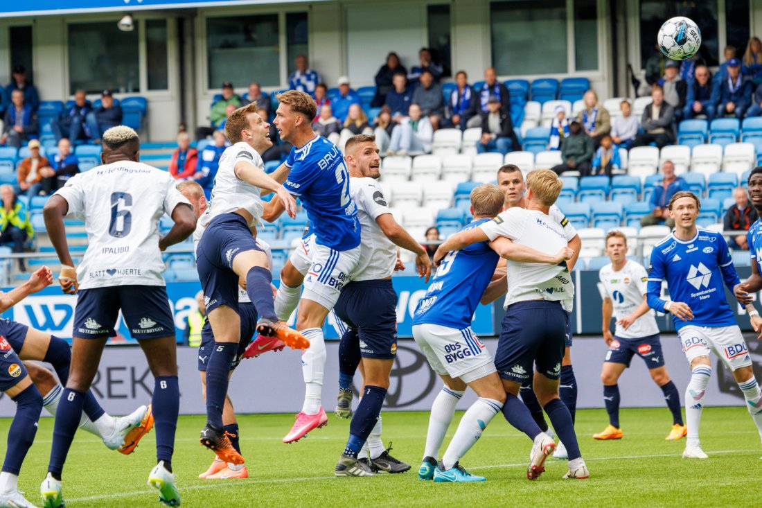 Magnus Grødem header bakover og rett i mål etter corner. Foto: Svein Ove Ekornesvåg / NTB