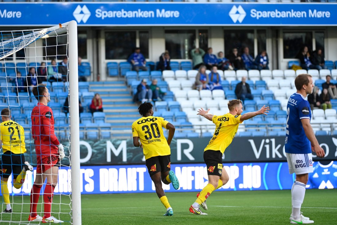 Hólmbert Fridjónsson kom rett fra innbytterbenken og ble matchvinner på overtid av overtida. Foto: Marit Hommedal / NTB