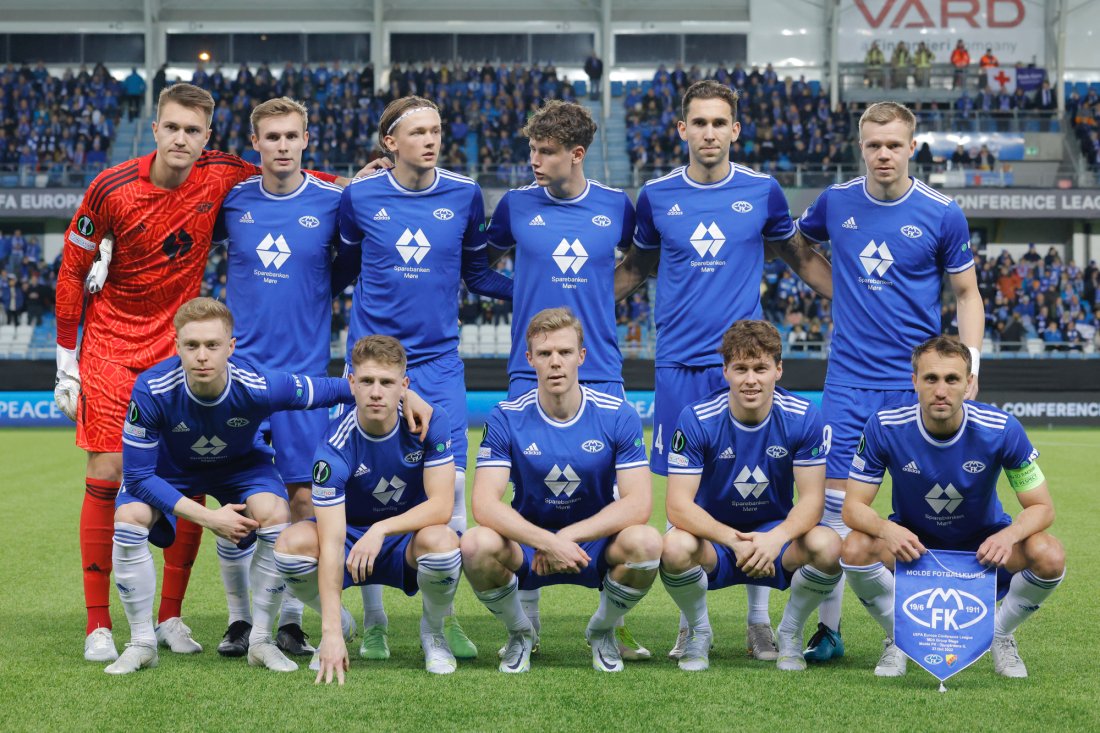 Alltid lagbilde i europacup. Bak fra venstre Jacob Karlstrøm, Sivert Mannsverk, Birk Risa, Mathias Fjørtoft Løvik, Benjamin Tiedemann og Eirik Haugan. Foran fra venstre Ola Brynhildsen, Markus Kaasa, Erling Knudtzon, Emil Breivik og Magnus Wolff Eikrem. Foto: Svein Ove Ekornesvåg / NTB