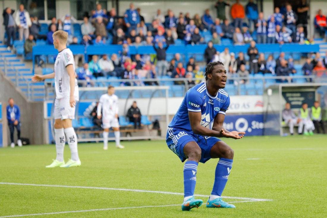 David Datro Fofana fortviler etter misbrukt målsjanse - det ville seg ikke denne gangen. Foto: Svein Ove Ekornesvåg / NTB