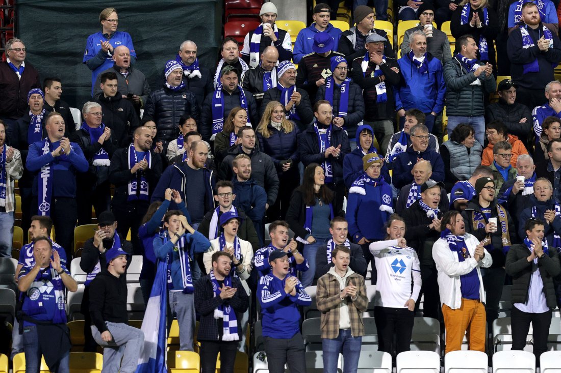 Molde-supporterne imponerte spillerne i Dublin. Foto: ©INPHO/Laszlo Geczo / NTB