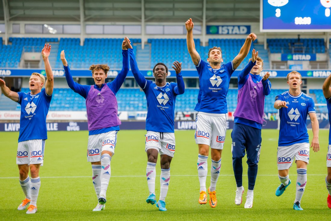 Moldespillerne feirer 3-0 seieren over Kisvarda FC på Aker stadion. Foto: Svein Ove Ekornesvåg / NTB