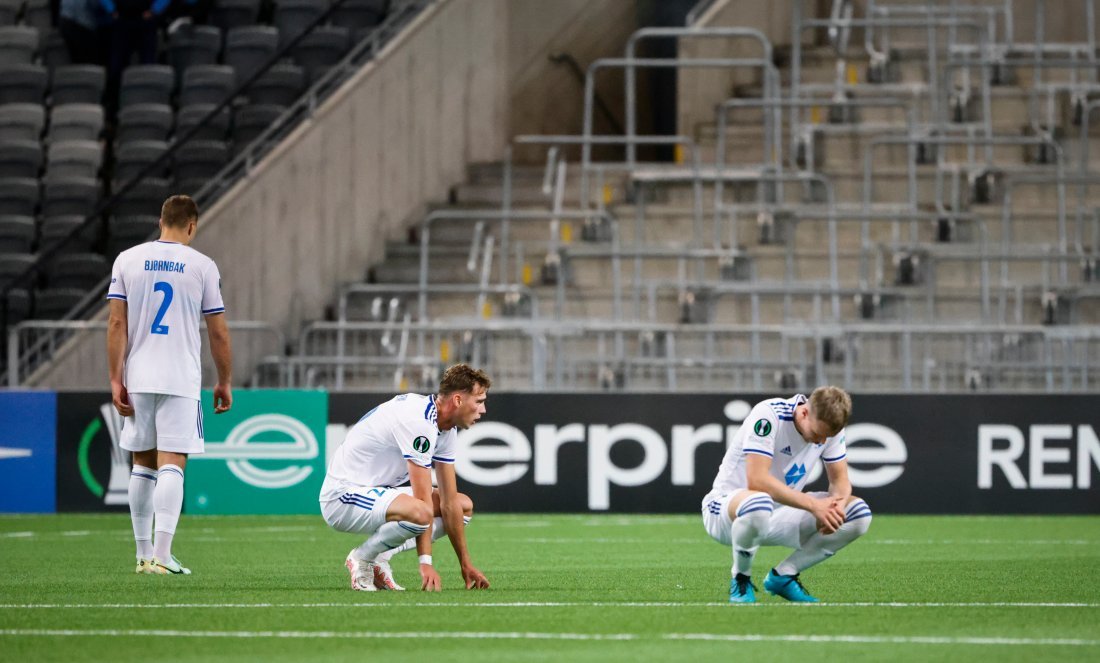 Fortvilte MFK-spillere etter at Djurgården satte inn 3-2 på overtid. Foto: Stefan Jerrevång / TT/NTB