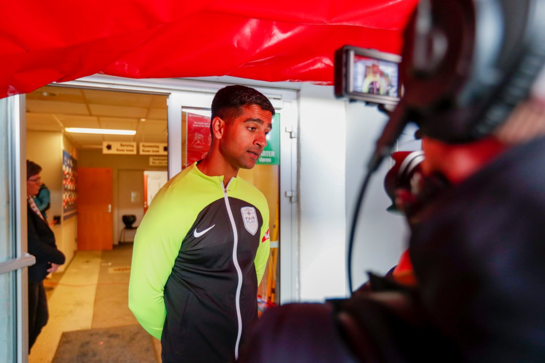 Dommer Mohammad Usman Aslam og VAR kom i fokus under og etter kampen mellom Tromsø og Molde. Foto: Rune Stoltz Bertinussen / NTB