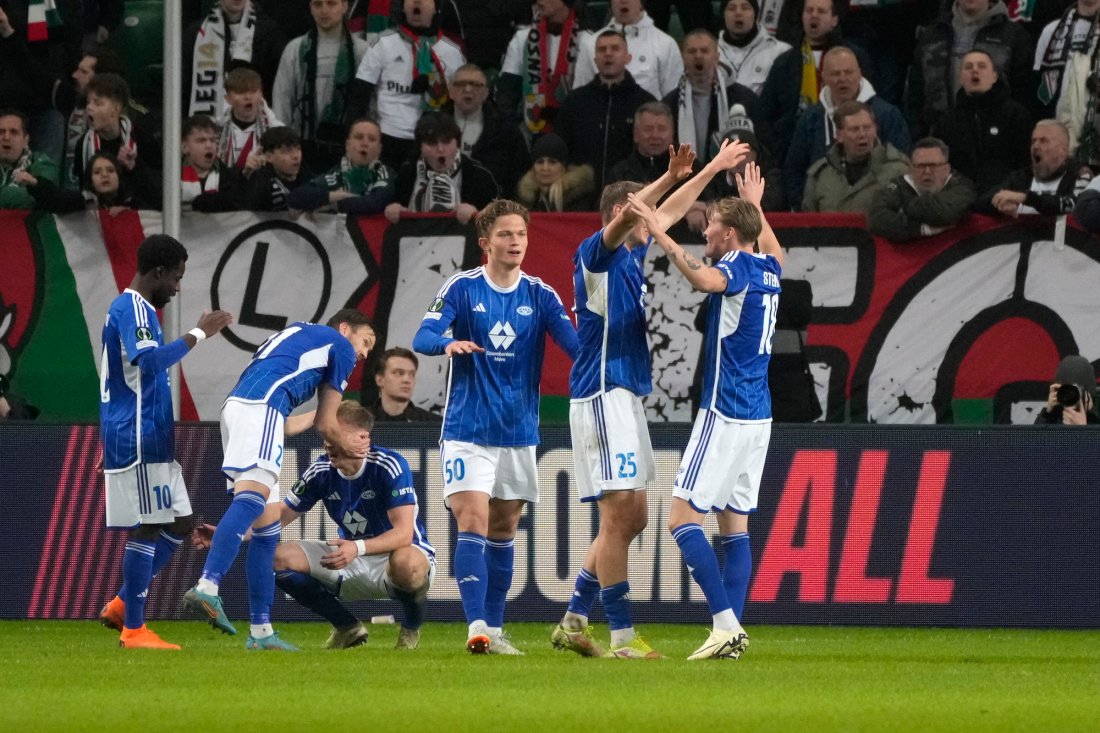 Moldejubel i den polske hovedstaden etter overbevisende 6-2 sammenlagt. Foto: Czarek Sokolowski / AP Photo/NTB